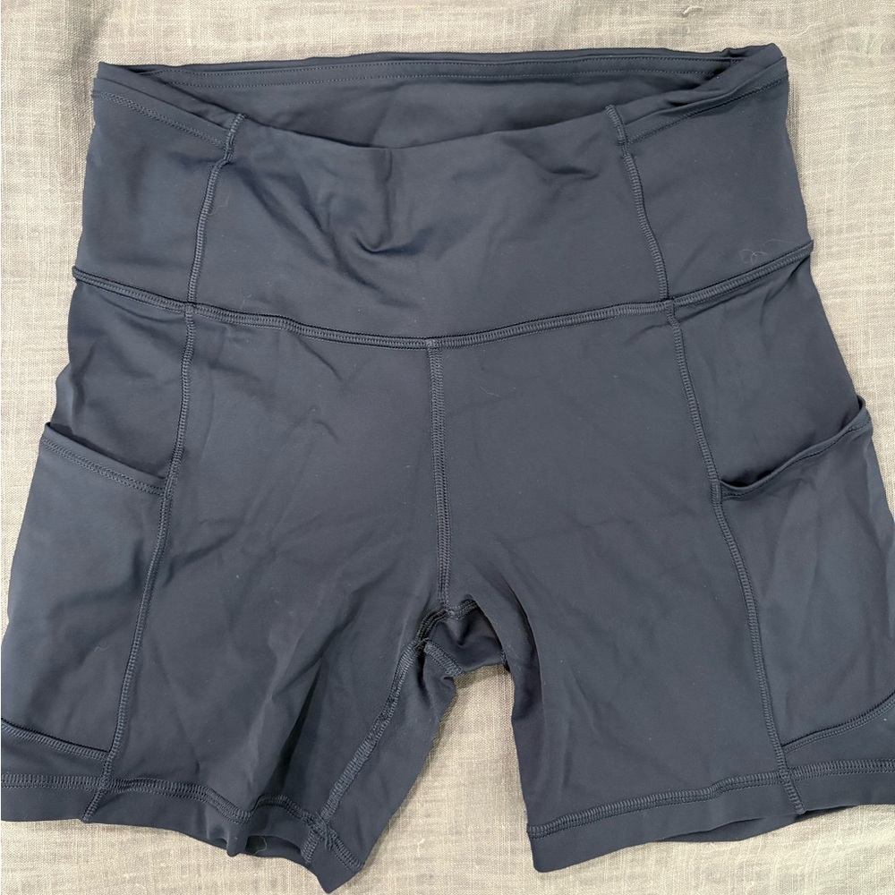 Lululemon Fast & Free 6” inseam shorts - Size 6, Navy Blue